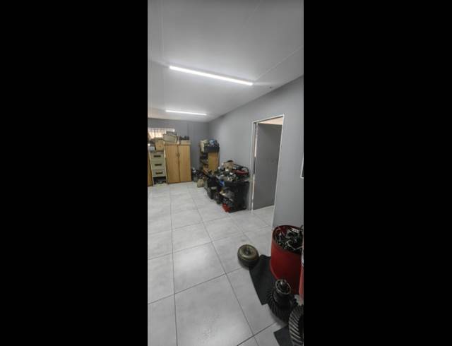 478M² WAREHOUSE TO LET IN SUNNYROCK